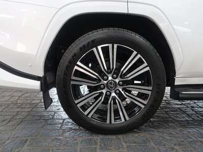 صورة 18 لـ 2025 Lexus LX
