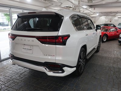 صورة 8 لـ 2025 Lexus LX