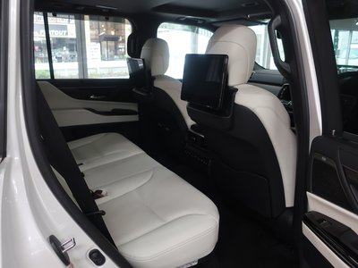 صورة 12 لـ 2025 Lexus LX