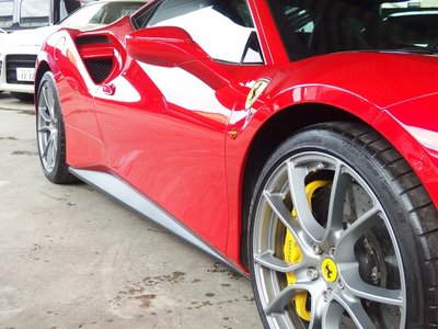 2016 Ferrari 488 GTB 照片 19