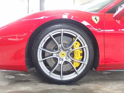 2016 Ferrari 488 GTB 照片 27