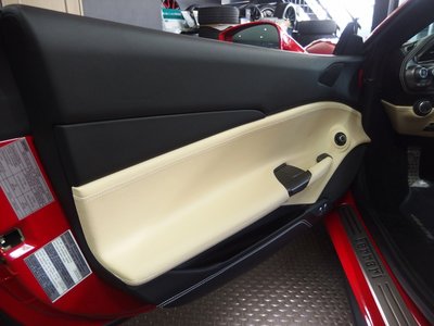 2016 Ferrari 488 GTB 照片 35