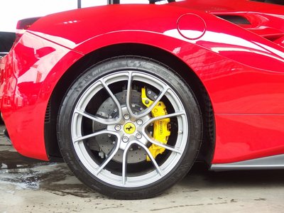 2016 Ferrari 488 GTB 照片 26