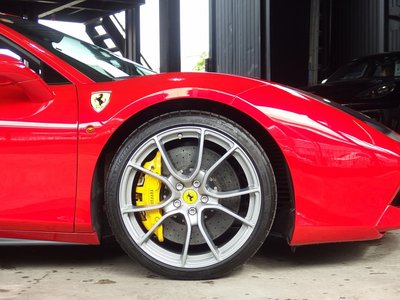 2016 Ferrari 488 GTB 照片 25