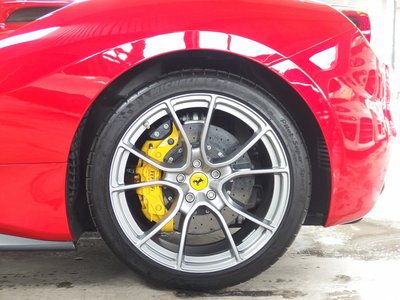 2016 Ferrari 488 GTB 照片 28