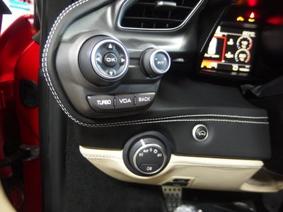 2016 Ferrari 488 GTB 照片 40