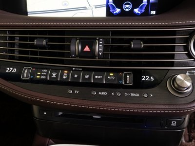 2018 Lexus LS — миниатюра 46