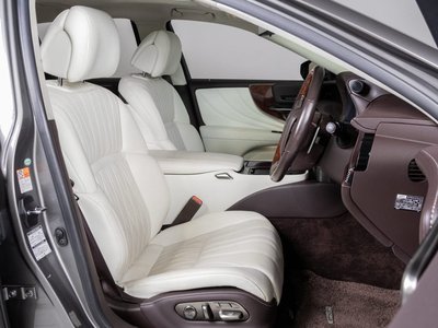 2018 Lexus LS — миниатюра 39