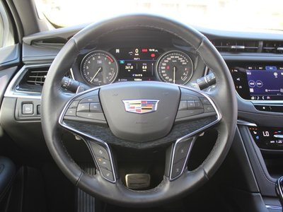 صورة 15 لـ 2025 Cadillac XT5