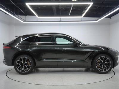 2023 Aston Martin DBX — фото 5