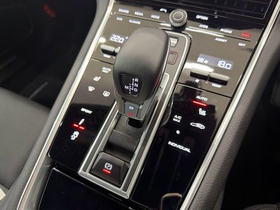 2019 Porsche PANAMERA thumbnail 56