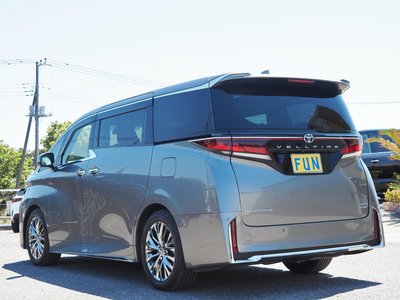 2025 Toyota VELLFIRE — фото 6