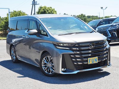 2025 Toyota VELLFIRE — фото 3