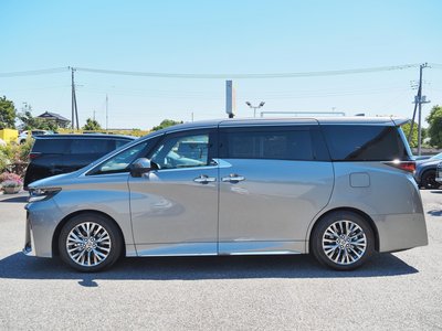 2025 Toyota VELLFIRE — фото 8