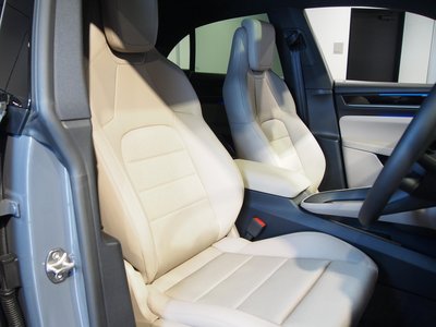 2025 Porsche MACAN thumbnail 28