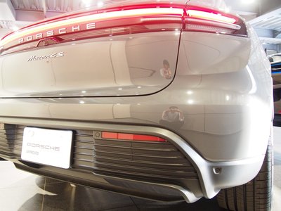 2025 Porsche MACAN thumbnail 20