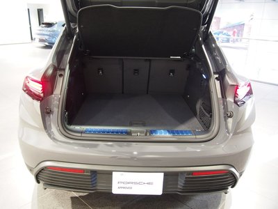 2025 Porsche MACAN thumbnail 62