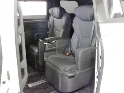 2024 Toyota ALPHARD — фото 11