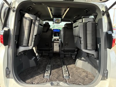 صورة 44 لـ 2023 Toyota ALPHARD