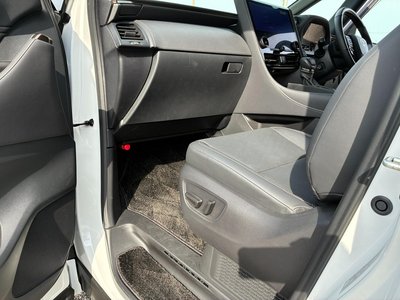 صورة 35 لـ 2023 Toyota ALPHARD