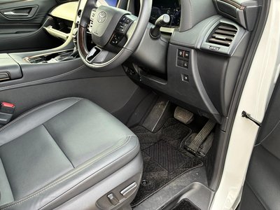 صورة 31 لـ 2023 Toyota ALPHARD