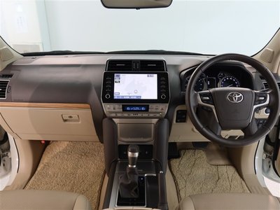 صورة 8 لـ 2023 Toyota LAND CRUISER PRADO