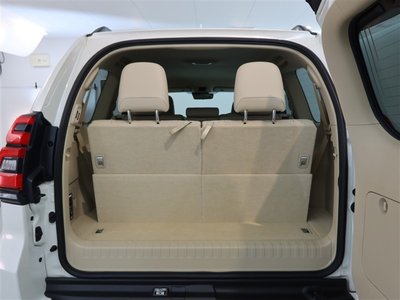صورة 14 لـ 2023 Toyota LAND CRUISER PRADO