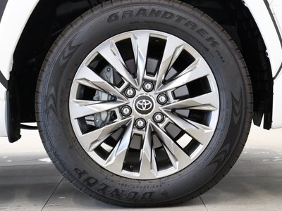 2025 Toyota LAND CRUISER 300 thumbnail 24