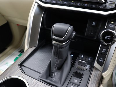 2025 Toyota LAND CRUISER 300 thumbnail 61