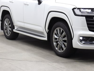 2025 Toyota LAND CRUISER 300 thumbnail 23