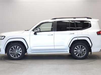 2025 Toyota LAND CRUISER 300 thumbnail 12