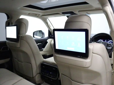 2025 Toyota LAND CRUISER 300 thumbnail 4