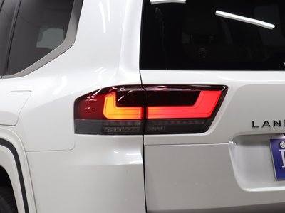 2025 Toyota LAND CRUISER 300 thumbnail 35