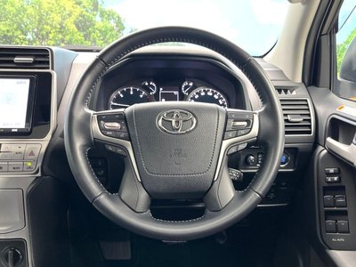 2023 Toyota LAND CRUISER PRADO photo 12