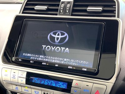 2023 Toyota LAND CRUISER PRADO photo 3