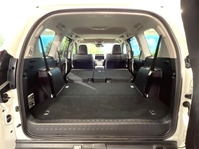 2023 Toyota LAND CRUISER PRADO photo 11