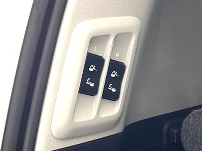 2023 Toyota LAND CRUISER PRADO thumbnail 24