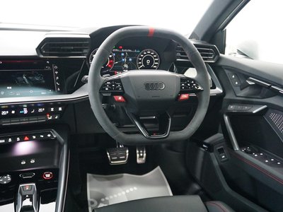 صورة 10 لـ 2025 AUDI RS3 SEDAN