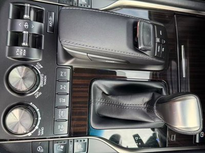 صورة 25 لـ 2015 Lexus LX