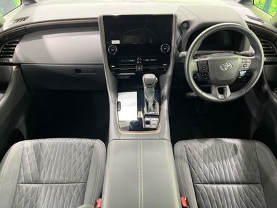 2025 Toyota ALPHARD — фото 2