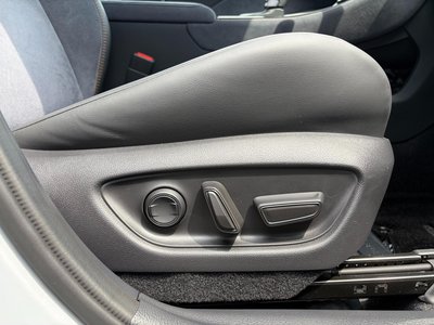 2025 Lexus LBX — миниатюра 31