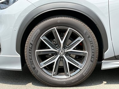 2025 Lexus LBX — миниатюра 65