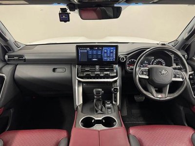 2023 Toyota LAND CRUISER 300 photo 2