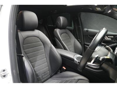2022 Mercedes-BENZ GLC photo 3