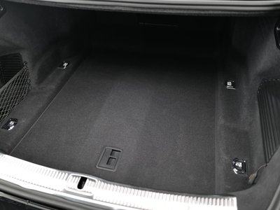2020 AUDI S8 缩略图 17