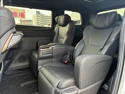 صورة 16 لـ 2024 Toyota ALPHARD