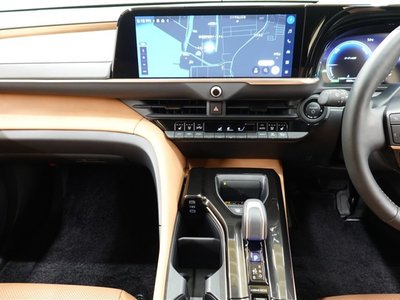2025 Toyota CROWN SPORT 照片 23