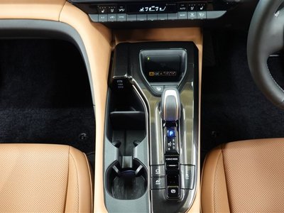 2025 Toyota CROWN SPORT 照片 33