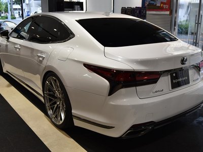 2021 Lexus LS photo 9
