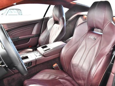 2010 Aston Martin DBS — фото 12